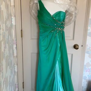 Morrell Maxie Teal Silver Prom Dress with Train Size 6